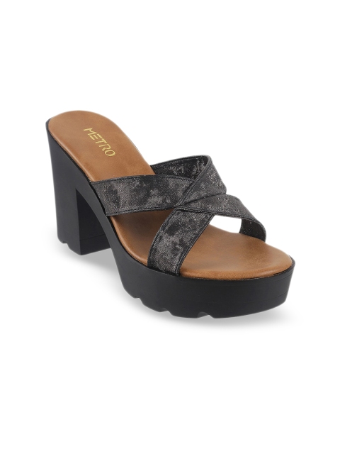

Metro Women Black & Off-White Printed Sandals