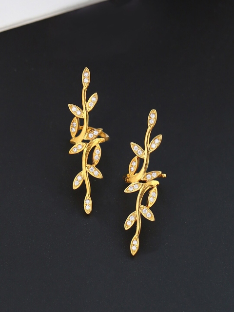 

Tistabene Gold-Toned & White Floral Ear Cuff