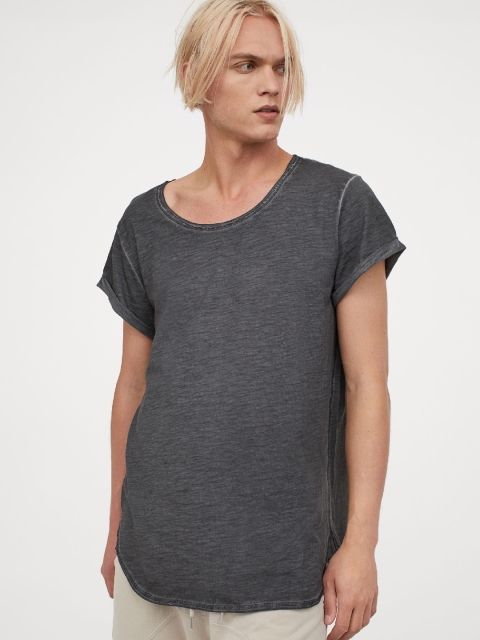 

H&M Men Grey Solid Cotton T-shirt