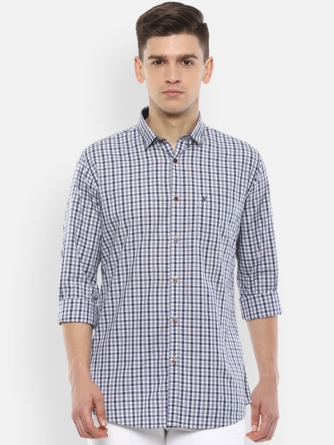 

Van Heusen Sport Men White & Navy Blue Regular Fit Checked Casual Shirt