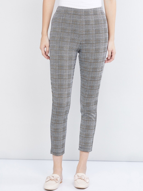

max Women Grey & White Printed Skinny-Fit Cropped Treggings