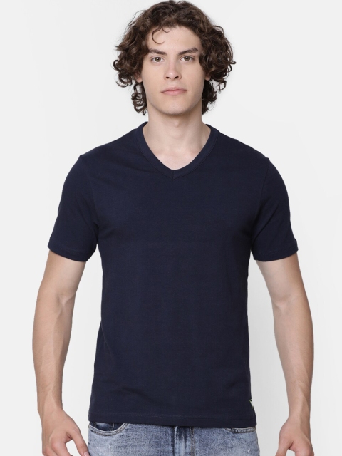 

IMYOUNG Men Navy Blue Solid V-Neck T-shirt