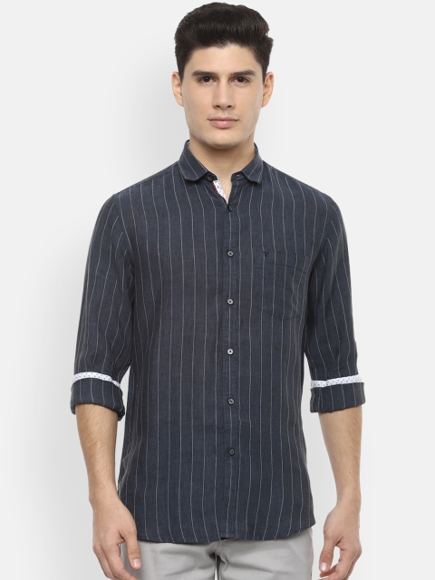

Van Heusen Sport Men Navy Blue & White Regular Fit Striped Casual Shirt