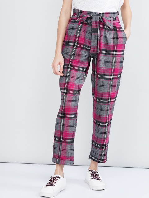 

max Women Grey & Pink Slim Fit Checked Regular Trousers