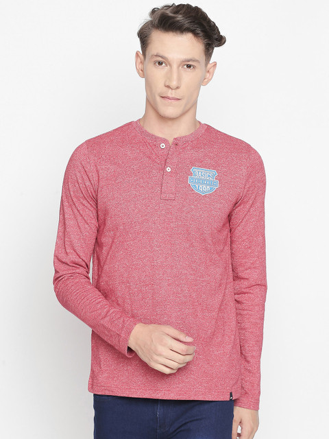 

Basics Men Red Solid Round Neck T-shirt
