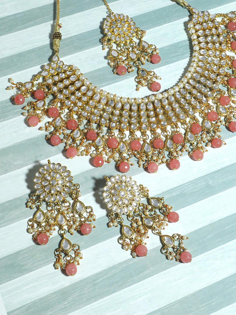 

KARATCART Gold-Plated White & Pink Kundan-Studded Beaded Handcrafted Jewellery Set