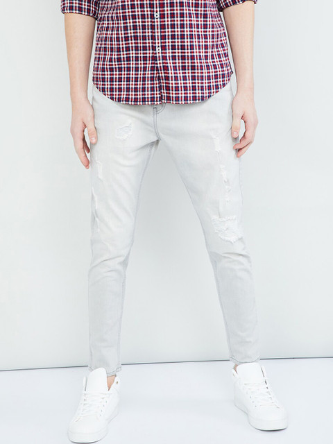 

max Men Grey Skinny Fit Mid-Rise Clean Look Jeans