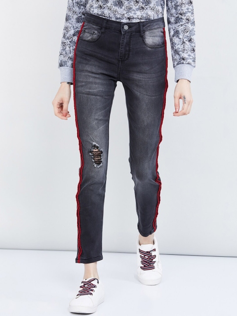 

max Women Black Slim Fit Mid-Rise Mildly Distressed Stretchable Jeans