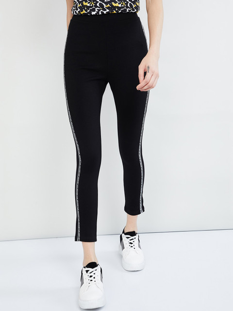 

max Women Black Regular Fit Solid Cropped Trousers