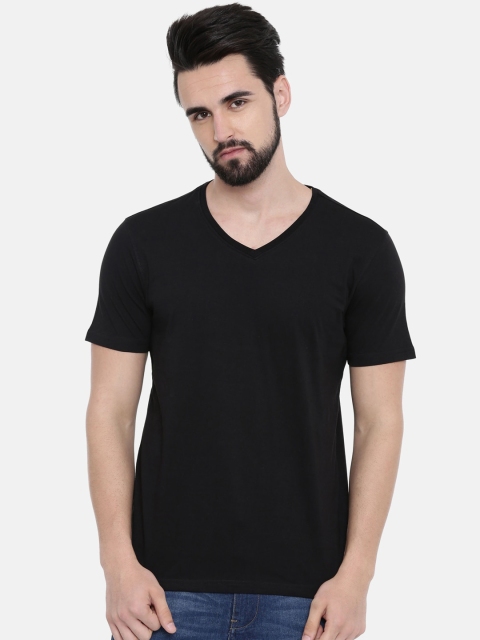 

IMYOUNG Men Black Solid V-Neck Slim Fit T-shirt