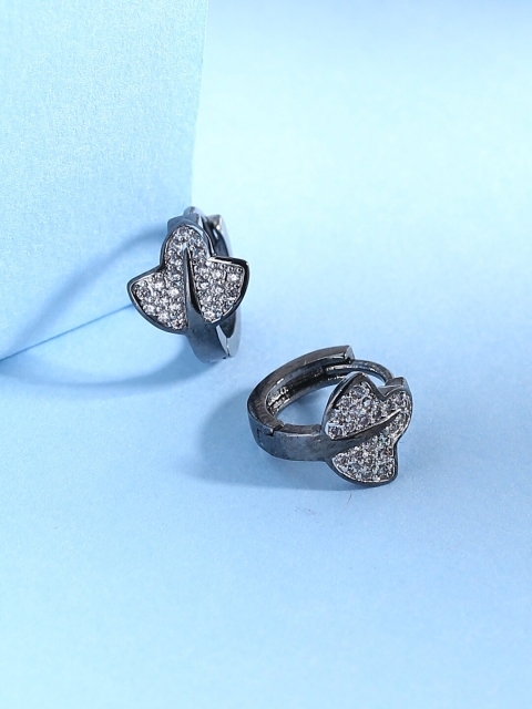 

Tistabene White & Grey Contemporary Hoop Earrings