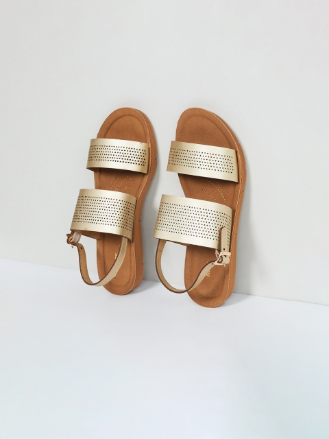

max Women Beige Comfort Sandals