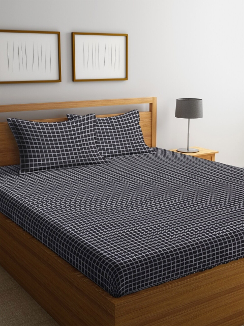 

Trident Black & White Geometric 144 TC Cotton 1 Queen Bedsheet with 2 Pillow Covers