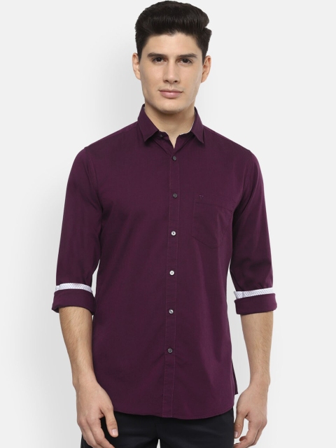 

Van Heusen Sport Men Magenta Regular Fit Solid Casual Shirt