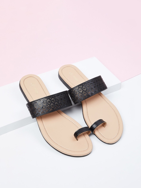 max Women Black Solid PU One Toe Flats