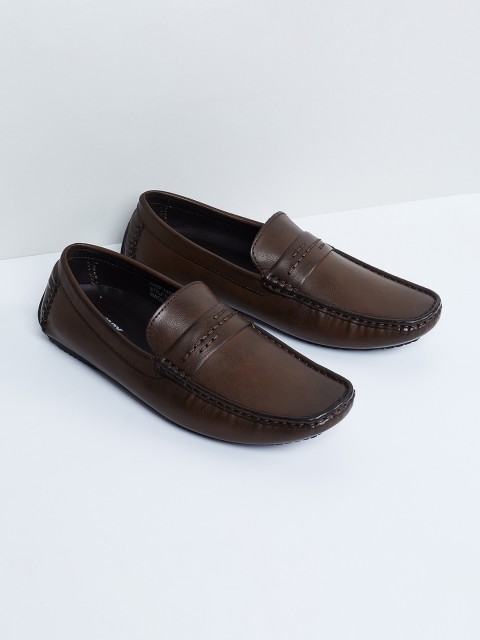 

max Men Brown Loafers