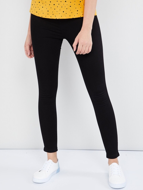 

max Women Black Solid Skinny-Fit Jeggings