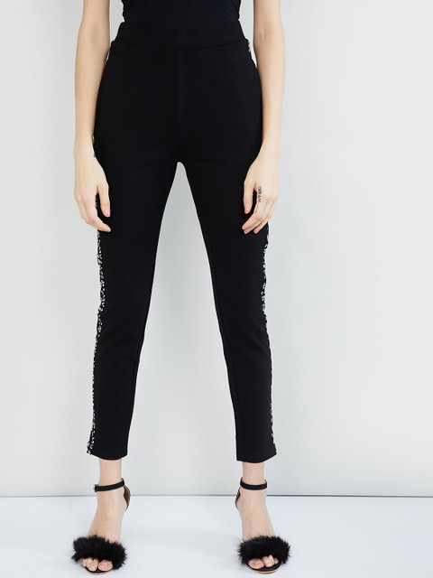 

max Women Black Solid Skinny-Fit Treggings