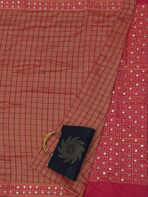 

Pothys Peach-Coloured Checked Art Silk Saree With Hand Purse
