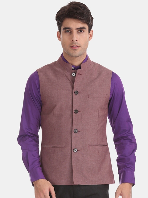 

Arrow Men Maroon Solid Regular Fit Waistcoat