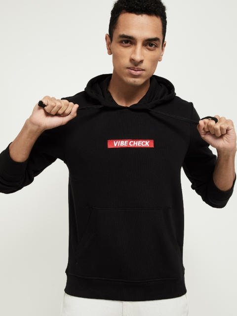

max Men Black Solid Hooded Sweatshirt