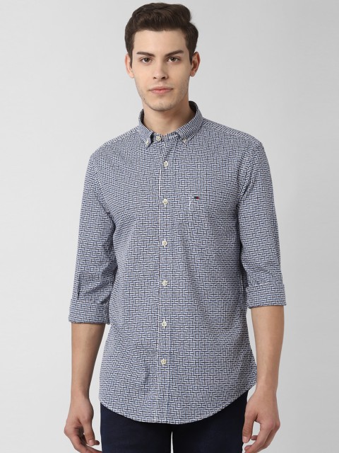 

Peter England Casuals Men Grey & White Regular Fit Checked Casual Shirt