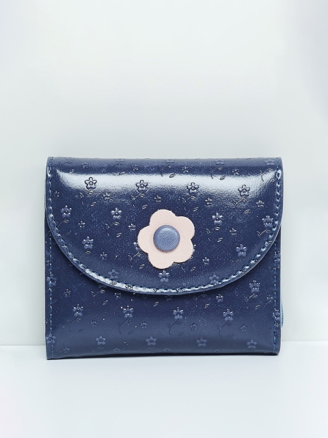 

max Women Blue & White Textured Envelope