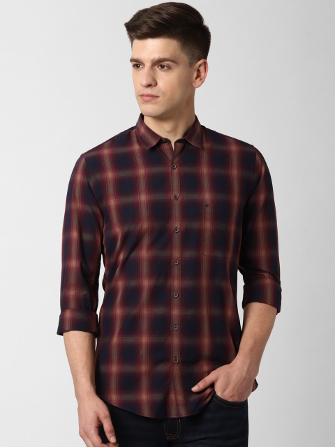 

Peter England Casuals Men Black & Beige Slim Fit Checked Casual Shirt