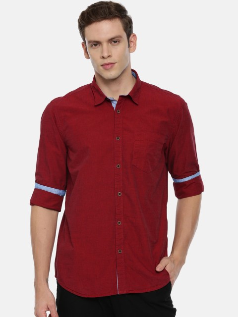 

ARISER Men Red Regular Fit Solid Casual Shirt