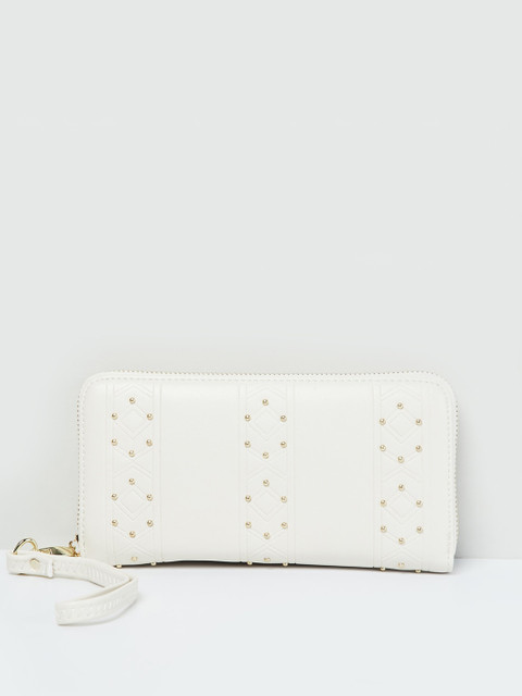 

max Women Off-White Solid Zip Around Wallet