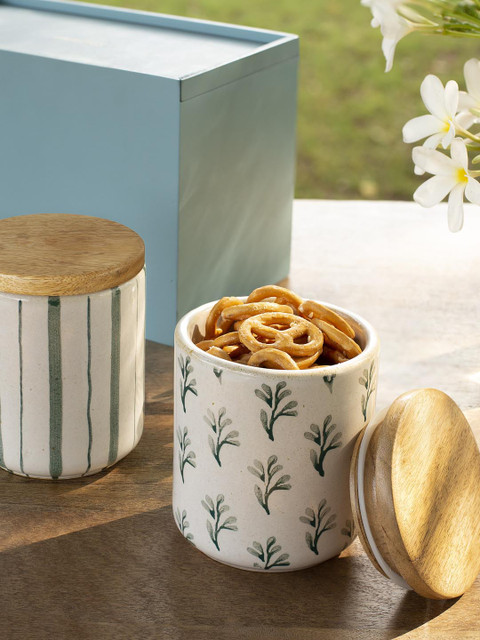 

ellementry Off-White & Green Ceramic Printed Neve Sage Jar Gift Set