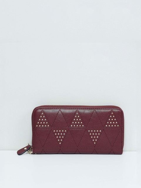

max Women Maroon Textured Zip Around Wallet