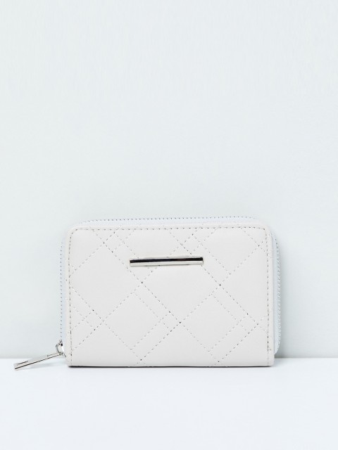 

max Women Off-White Solid Zip Around Wallet