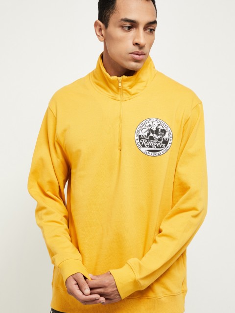 

max Men Yellow Solid Sweatshirt