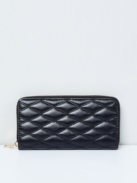 

max Women Black Textured Zip Around Wallet