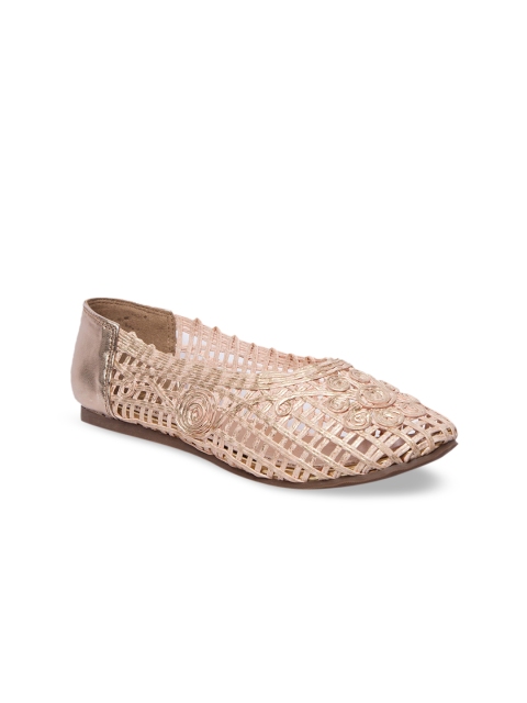 

Inc 5 Women Gold-Toned Woven Design Ballerinas