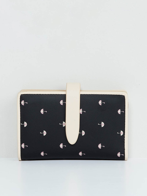 

max Women Black & Off-White Colourblocked Zip Around Wallet