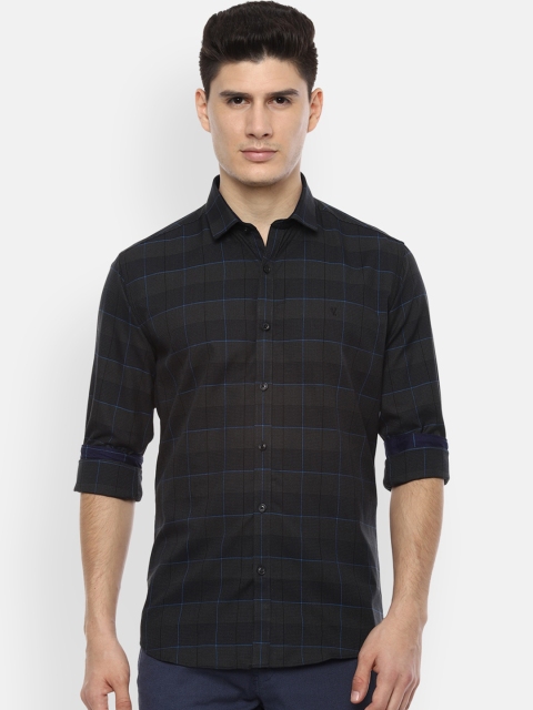 

V Dot Men Black Slim Fit Checked Casual Shirt