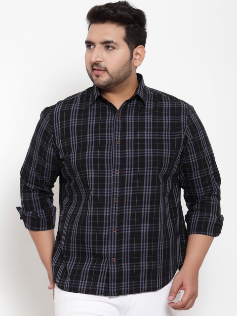 

plusS Men Black Regular Fit Checked Casual Shirt