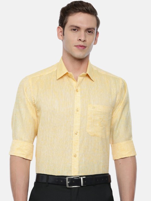 

ARISER Men Yellow Regular Fit Solid Formal Shirt