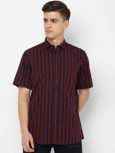 

Solly Jeans Co. Men Maroon & Navy Blue Regular Fit Striped Casual Shirt