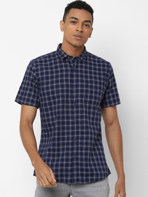 

Solly Jeans Co. Men Navy Blue & White Regular Fit Checked Casual Shirt