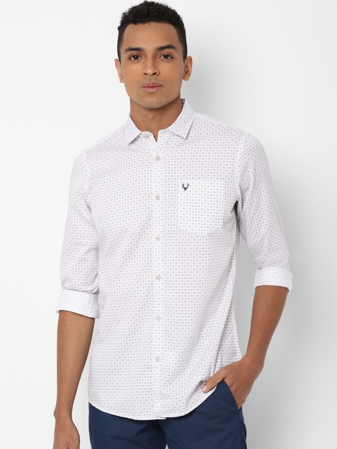 

Solly Jeans Co. Men White & Black Regular Fit Printed Casual Shirt