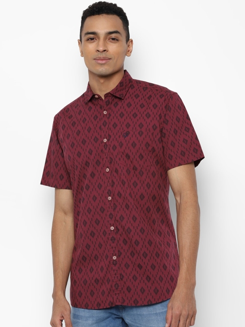 

Solly Jeans Co. Men Maroon Regular Fit Printed Casual Shirt