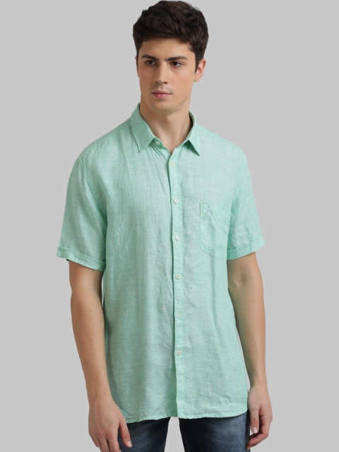 

Parx Men Green Regular Fit Solid Casual Shirt
