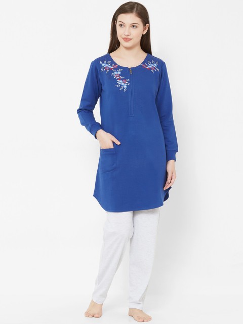 

Juliet Women Blue & White Solid Nightsuit