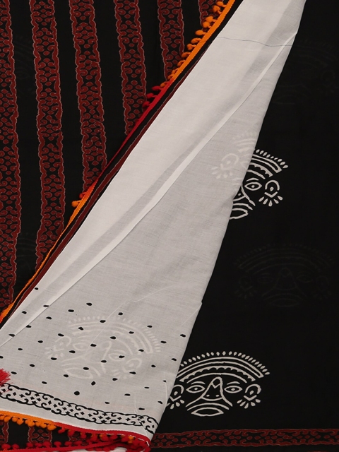 

Pothys Black & Off-White Pure Cotton Printed Saree