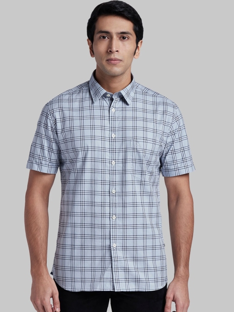 

Parx Men Grey & Black Regular Fit Checked Casual Shirt