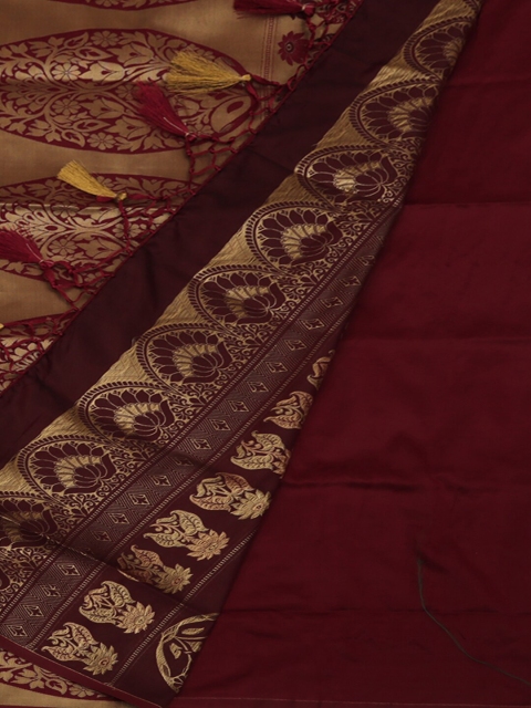 

Pothys Green Woven Design Art Silk Saree