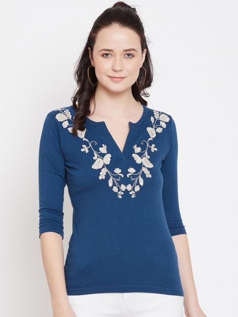 

Hypernation Women Blue & Off-White Printed Round Neck T-shirt